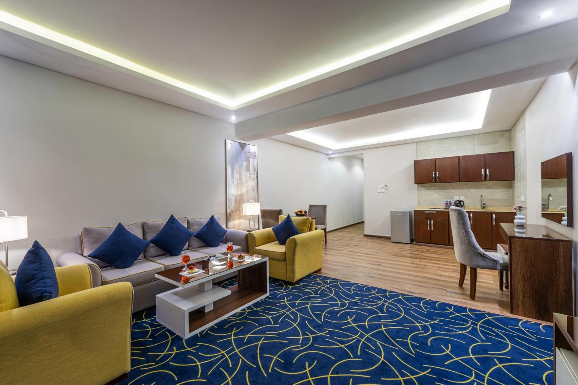 The Palace Hotel Suites Khamis Mushait Exterior foto