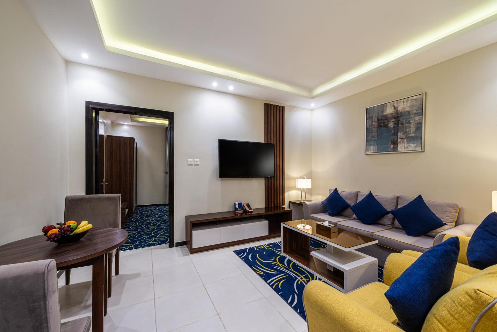 The Palace Hotel Suites Khamis Mushait Exterior foto